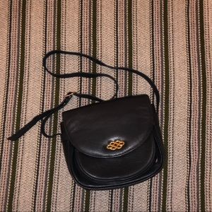 Navy Giani Bernini shoulder handbag purse